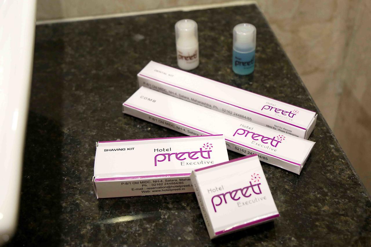 Hotel Preeti Executive サーターラー エクステリア 写真
